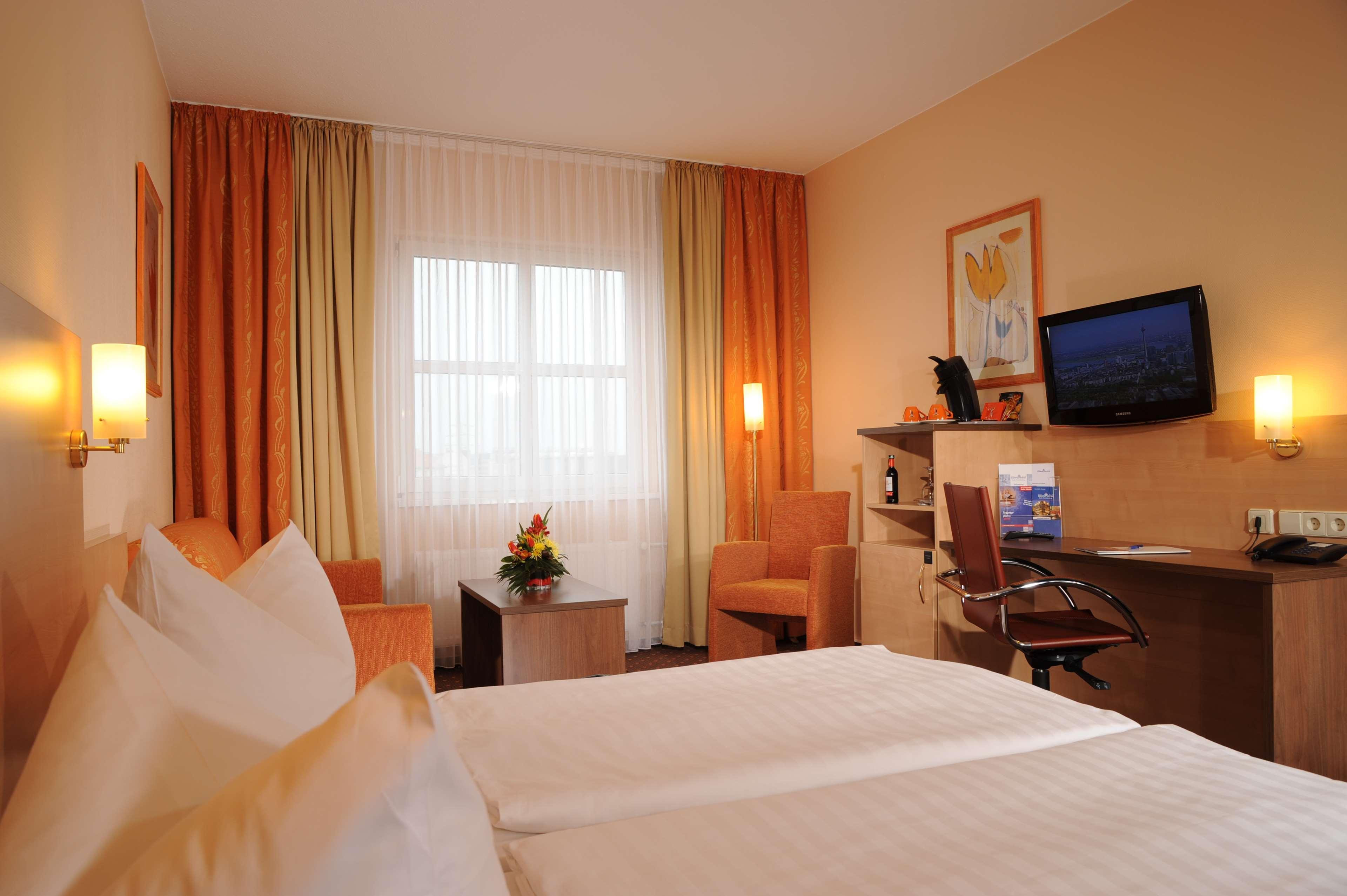 Plaza Inn Berlin Charlottenburg Экстерьер фото