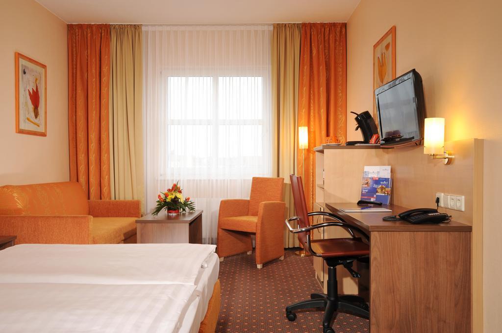 Plaza Inn Berlin Charlottenburg Экстерьер фото